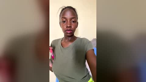 Snapshot of hhaanneeyy chatting on March 29, 2026, 9:53 am hhaanneeyy online show from March 29, 2026, 9:53 am