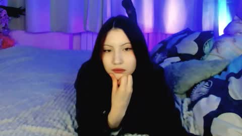 Lina online show from December 15, 2025, 8:57 pm