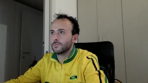 hhombre online show from December 18, 2025, 2:01 pm