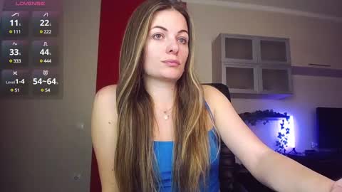 Lina online show from March 12, 2025, 5:07 pm