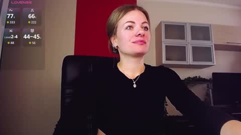 Lina online show from October 23, 2025, 8:46 am