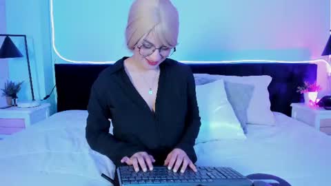 hidori_rem online show from July 10, 2026, 7:49 pm