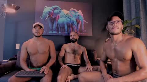 Snapshot of highlatin_guys chatting on February 10, 2025, 12:52 am Terry and E online show from February 10, 2025, 12:52 am