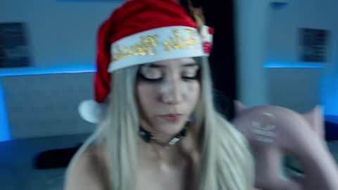 hikari_kagura online show from December 21, 2024, 5:40 pm