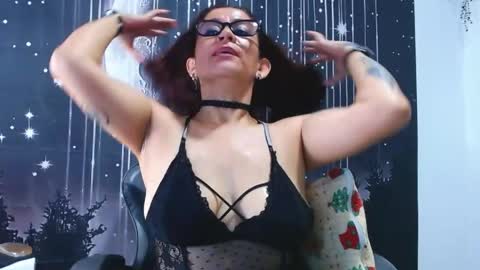 hikaryfire online show from May 2, 2026, 12:04 am