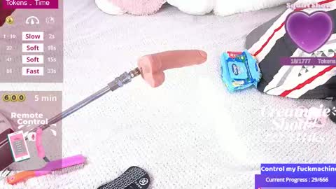 Snapshot of hikiko_doll_ chatting on February 26, 2026, 8:52 pm Call me hikiko or kiko online show from February 26, 2026, 8:52 pm