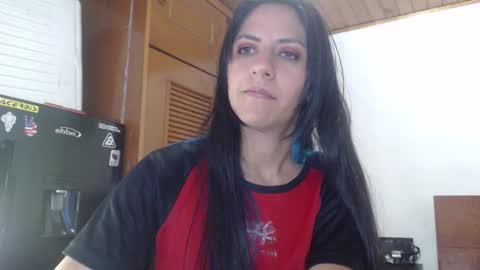 hilaril18 online show from January 26, 2025, 6:17 am