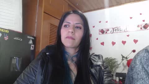 hilaril18 online show from February 15, 2025, 5:19 am