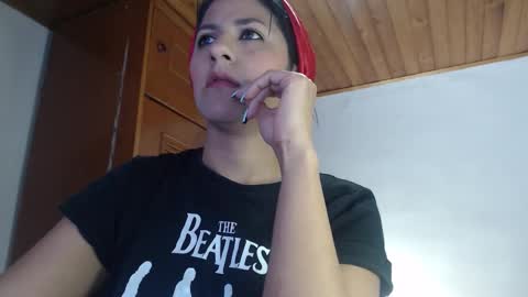 hilaril18 online show from October 15, 2025, 12:00 am