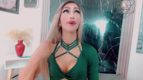 Hilary Avilan online show from May 8, 2026, 7:19 pm