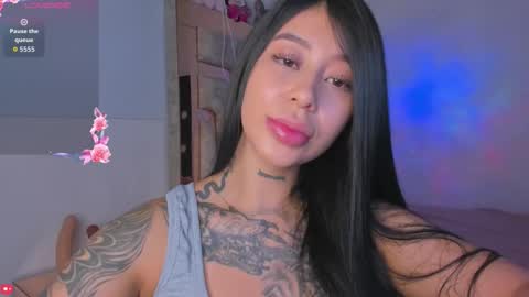 LUNA new account  FOLLOW ME online show from March 23, 2026, 11:42 pm