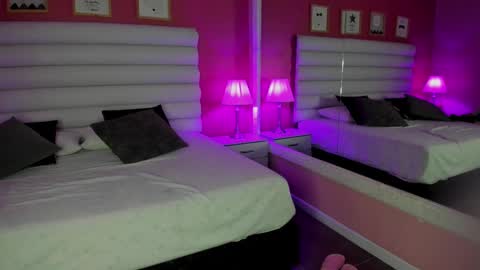 hilary_tailor online show from September 11, 2025, 11:43 am