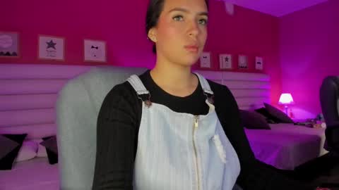 hilary_tailor online show from September 12, 2025, 10:59 am