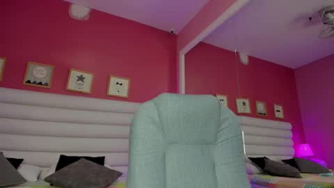 hilary_tailor online show from November 11, 2025, 10:59 am