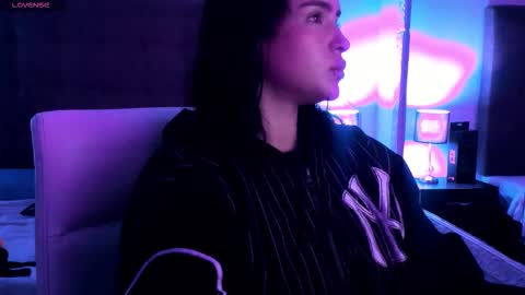 hilary_tailor online show from March 22, 2026, 11:02 am