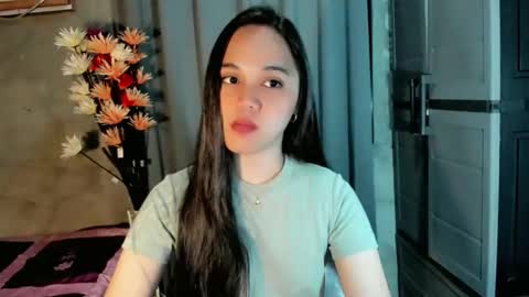 Snapshot of hilarymolly chatting on February 10, 2026, 10:36 pm hilarymolly online show from February 10, 2026, 10:36 pm