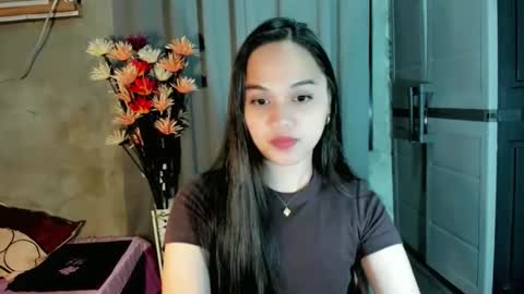 Snapshot of hilarymolly chatting on February 21, 2026, 7:37 pm hilarymolly online show from February 21, 2026, 7:37 pm