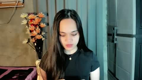 Snapshot of hilarymolly chatting on March 8, 2026, 1:58 am hilarymolly online show from March 8, 2026, 1:58 am