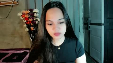 Snapshot of hilarymolly chatting on March 19, 2026, 2:37 am hilarymolly online show from March 19, 2026, 2:37 am