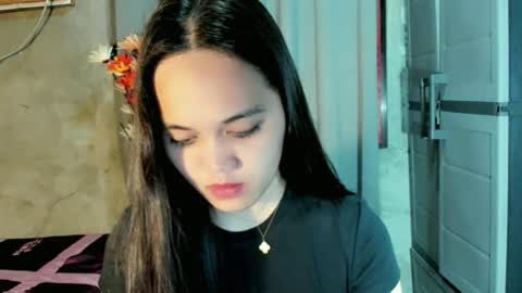 Snapshot of hilarymolly chatting on June 16, 2026, 7:05 pm hilarymolly online show from June 16, 2026, 7:05 pm