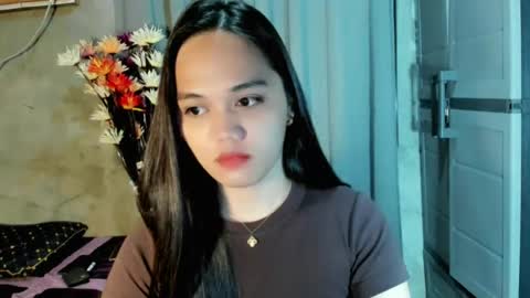 hilarymolly online show from August 5, 2026, 7:17 pm