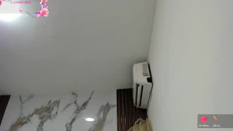 Hilary Thomsom online show from March 24, 2026, 11:59 am