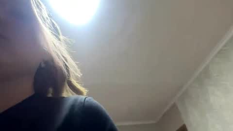 Snapshot of hildeconery chatting on May 4, 2026, 2:24 pm Julia online show from May 4, 2026, 2:24 pm