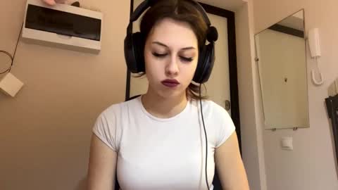 Snapshot of hildredmabray chatting on October 3, 2025, 1:08 pm Hi Im Elizabeth online show from October 3, 2025, 1:08 pm