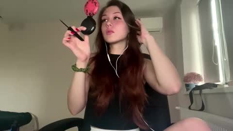 Snapshot of hildredmabray chatting on October 16, 2025, 12:06 pm Hi Im Elizabeth online show from October 16, 2025, 12:06 pm