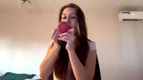 Snapshot of hildredmabray chatting on October 20, 2025, 12:05 pm Hi Im Elizabeth online show from October 20, 2025, 12:05 pm