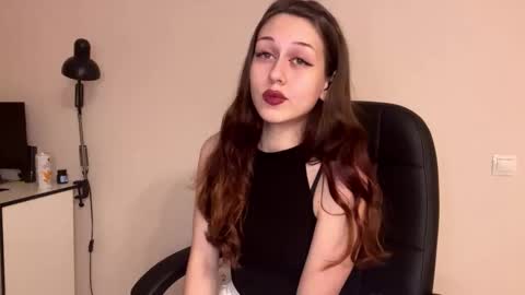 Snapshot of hildredmabray chatting on December 22, 2025, 1:19 pm Hi Im Elizabeth online show from December 22, 2025, 1:19 pm