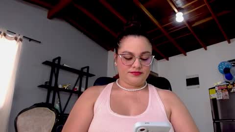 Snapshot of hillary_12 chatting on November 3, 2025, 3:13 pm Miranda online show from November 3, 2025, 3:13 pm