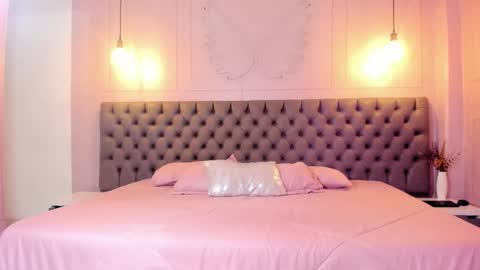 Snapshot of hillary_bigbutt chatting on March 9, 2026, 3:43 am Hillary online show from March 9, 2026, 3:43 am