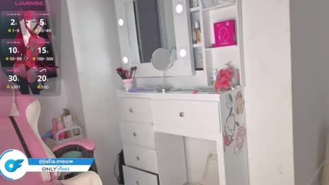 Snapshot of hillsdandarkie_44 chatting on September 11, 2025, 3:17 am hillsdandarkie_44 online show from September 11, 2025, 3:17 am
