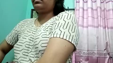 himuhimu22 online show from January 21, 2025, 8:54 pm