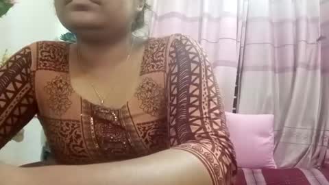 himuhimu22 online show from March 6, 2025, 1:35 pm