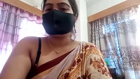 himuhimu22 online show from October 12, 2025, 4:00 am