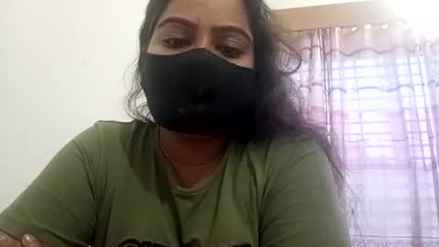 himuhimu22 online show from October 16, 2025, 7:31 am