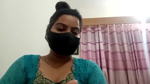 himuhimu22 online show from October 23, 2025, 3:44 pm