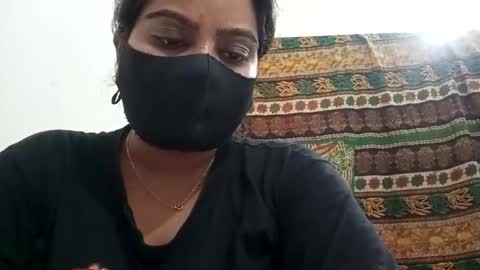 himuhimu22 online show from October 26, 2025, 6:52 am