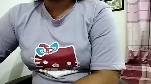 himuhimu22 online show from November 16, 2025, 2:55 pm