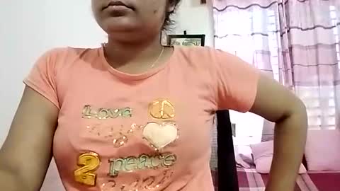 himuhimu22 online show from May 5, 2026, 6:43 am