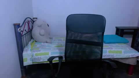 Snapshot of hinata_9 chatting on October 11, 2025, 4:12 am 0600AM-1100AM - online show from October 11, 2025, 4:12 am