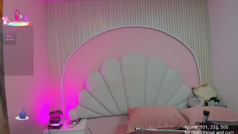 hinata_dolly online show from December 14, 2025, 11:15 am