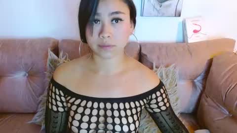 hinata lee online show from February 6, 2025, 8:50 am