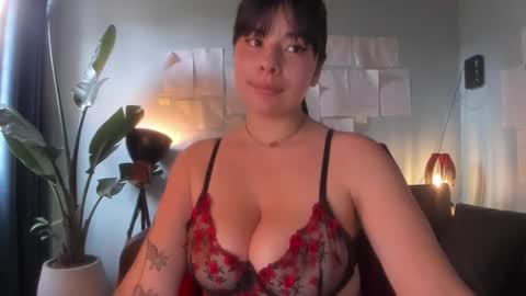 Hinnata online show from December 2, 2025, 4:46 pm