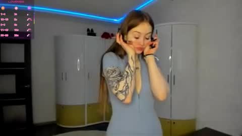 Snapshot of hip_hop_baby chatting on February 15, 2026, 8:24 am Leya Day Mary Night PvT Open online show from February 15, 2026, 8:24 am