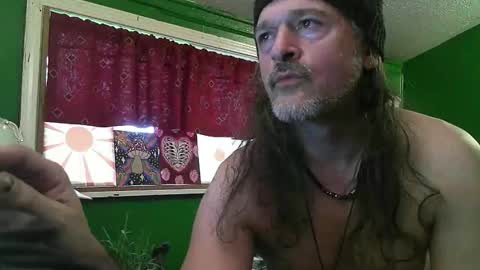 hippiedad333 online show from May 5, 2026, 10:18 pm