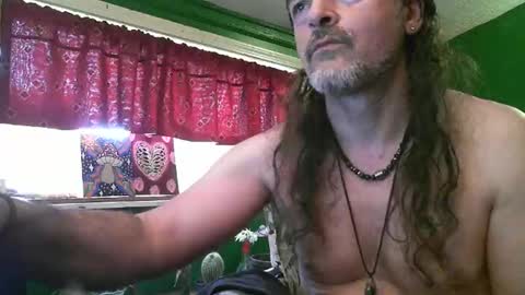 hippiedad333 online show from May 7, 2026, 10:04 pm