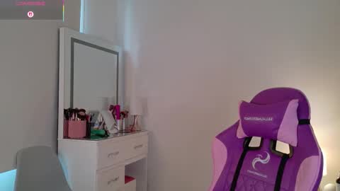 Snapshot of hipshannah chatting on November 14, 2025, 8:51 pm H A N N A H online show from November 14, 2025, 8:51 pm